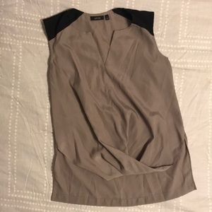 High low sleeveless blouse